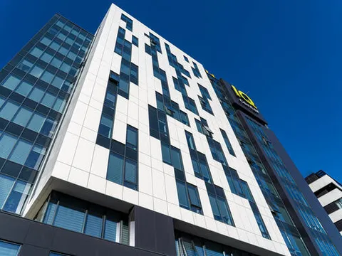 IQ Business Center
